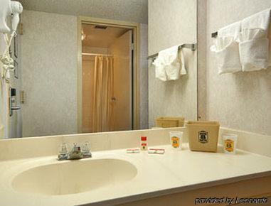 Baymont By Wyndham Batavia - Darien Lake Room photo