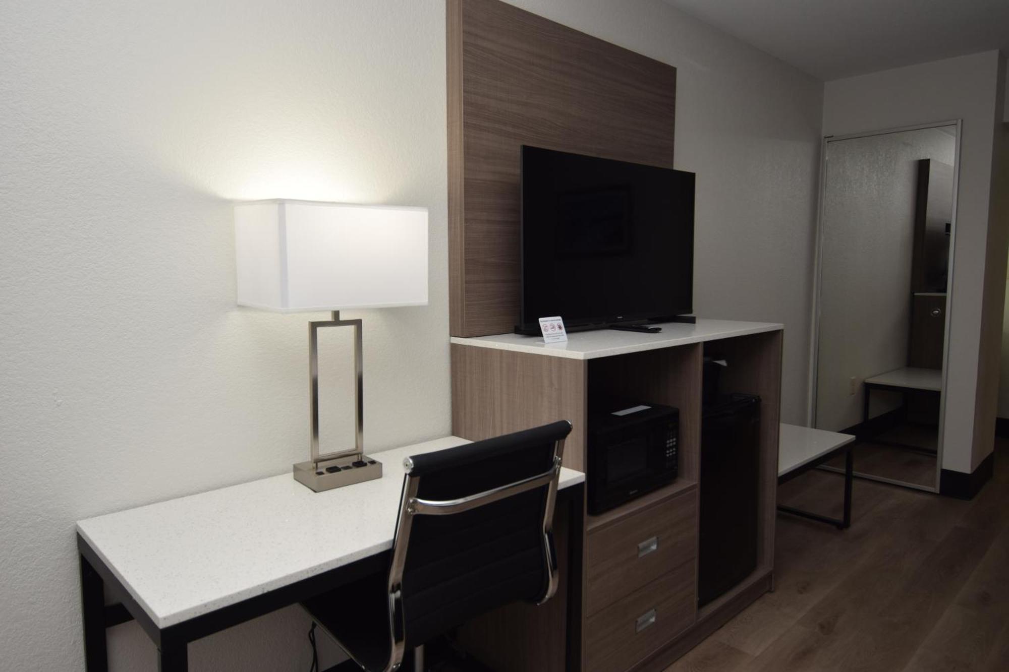 Baymont By Wyndham Batavia - Darien Lake Exterior photo